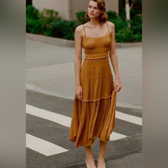 NWT Anthropologie Womens sz 8 Ruched Tiered Midi Pleated Satin Slip Dress Gold - Picture 3 of 8